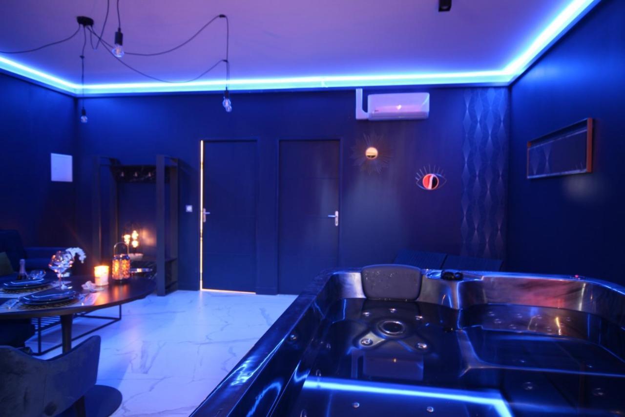 Suite Blue Jacuzzi Le Breuil  Bagian luar foto